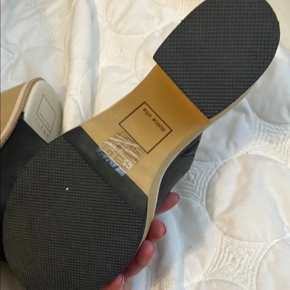 Dolce Vita Black Leather Platform Sandals - Picture 9 of 10